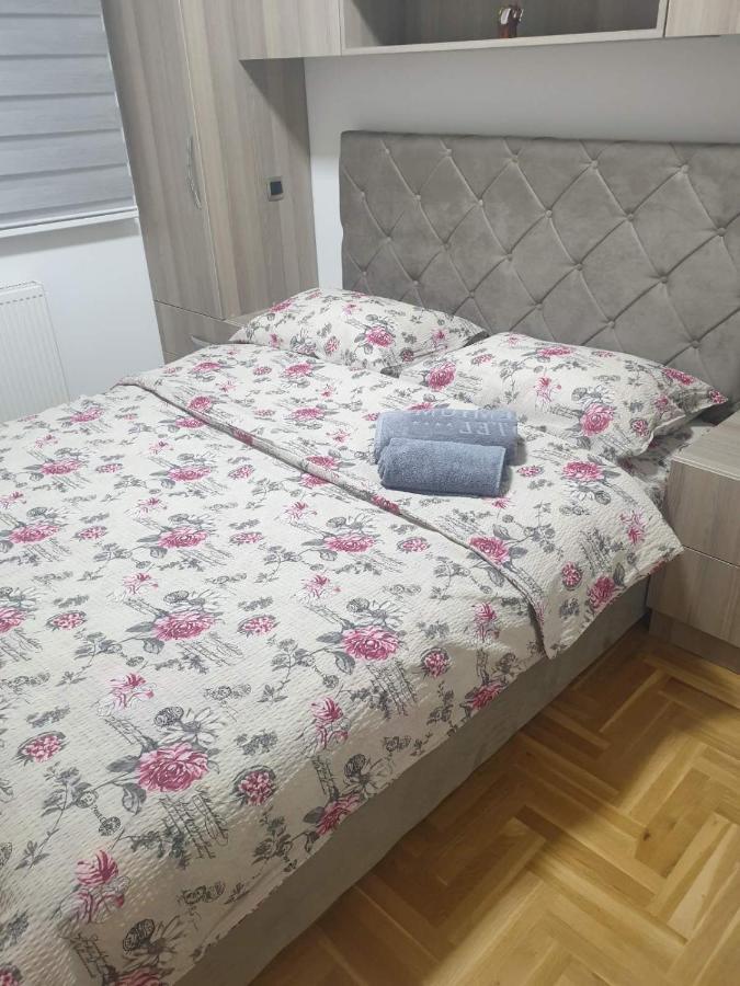 Apartman Lux S&V 1 Lukavica Istocno Sarajevo Hilandarska Centar公寓 外观 照片